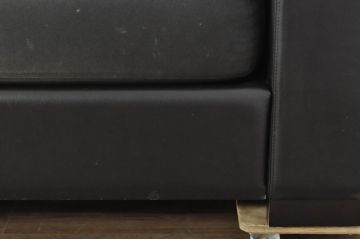 中古　美品　Cassina(カッシーナ)　 Cassina ixc.(イクスシー) 　CATHERINE MEMMI(カトリーヌメミ)　シンプルモダンなデザインが素敵な3人掛けソファ(三人掛け、3Pソファ、アームソファ、レザー)(定価約80万円)(R-080350)