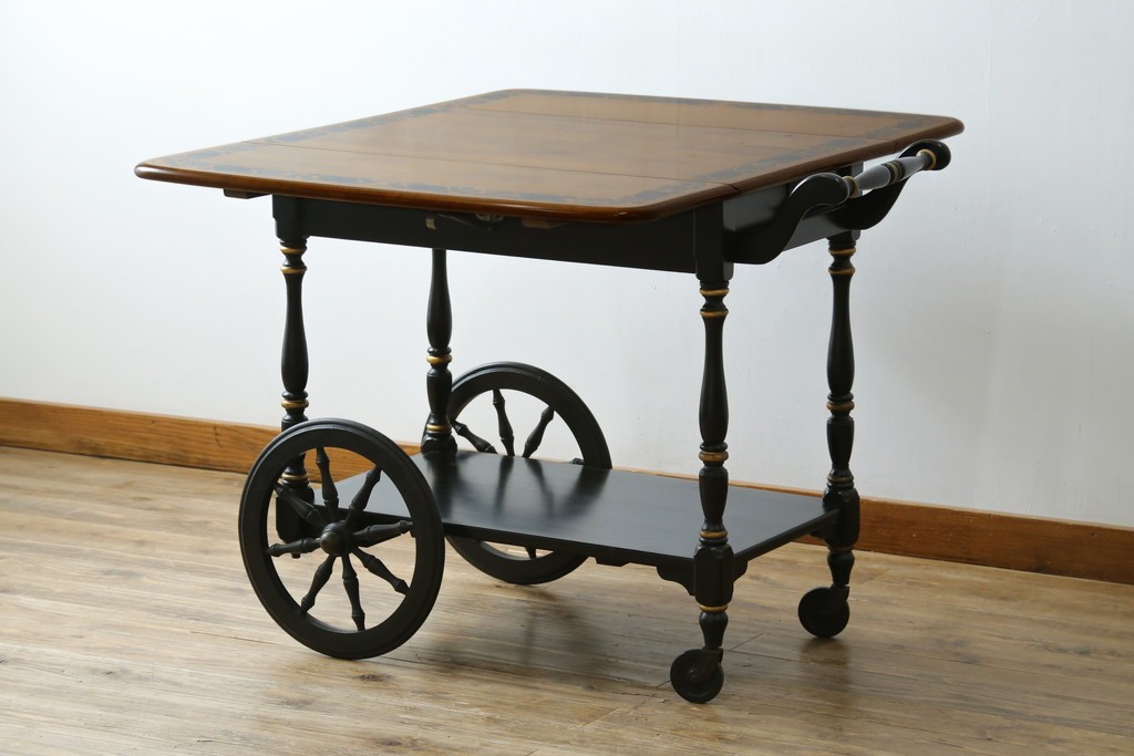 アメリカヴィンテージ　希少な廃版品　アメリカ高級家具　Ethan Allen(イーセン・アーレン)　花のデザインが魅力のバタフライサービスワゴン　(R-080353)