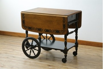 アメリカヴィンテージ　希少な廃版品　アメリカ高級家具　Ethan Allen(イーセン・アーレン)　花のデザインが魅力のバタフライサービスワゴン　(R-080353)