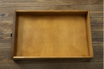 アメリカヴィンテージ　希少な廃版品　アメリカ高級家具　Ethan Allen(イーセン・アーレン)　花のデザインが魅力のバタフライサービスワゴン　(R-080353)