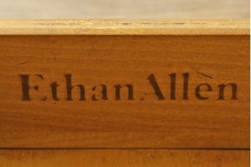 アメリカヴィンテージ　希少な廃版品　アメリカ高級家具　Ethan Allen(イーセン・アーレン)　花のデザインが魅力のバタフライサービスワゴン　(R-080353)