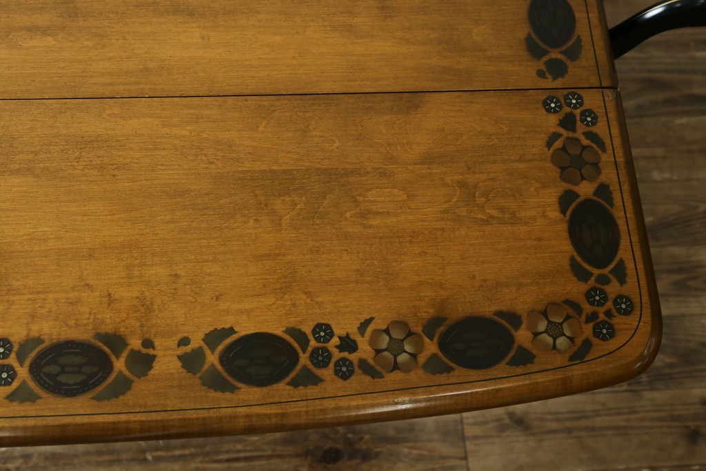 アメリカヴィンテージ　希少な廃版品　アメリカ高級家具　Ethan Allen(イーセン・アーレン)　花のデザインが魅力のバタフライサービスワゴン　(R-080353)