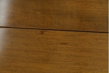 アメリカヴィンテージ　希少な廃版品　アメリカ高級家具　Ethan Allen(イーセン・アーレン)　花のデザインが魅力のバタフライサービスワゴン　(R-080353)