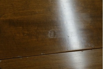 アメリカヴィンテージ　希少な廃版品　アメリカ高級家具　Ethan Allen(イーセン・アーレン)　花のデザインが魅力のバタフライサービスワゴン　(R-080353)