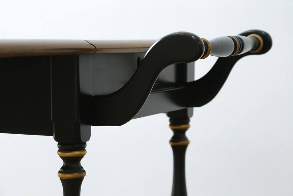 アメリカヴィンテージ　希少な廃版品　アメリカ高級家具　Ethan Allen(イーセン・アーレン)　花のデザインが魅力のバタフライサービスワゴン　(R-080353)