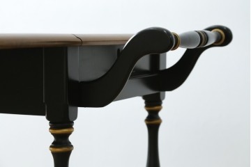 アメリカヴィンテージ　希少な廃版品　アメリカ高級家具　Ethan Allen(イーセン・アーレン)　花のデザインが魅力のバタフライサービスワゴン　(R-080353)