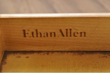 アメリカヴィンテージ　希少な廃版品　アメリカ高級家具　Ethan Allen(イーセン・アーレン)　花のデザインが魅力のバタフライサービスワゴン(キッチンワゴン、キッチンカート、サイドテーブル、ワゴンテーブル、キャスターワゴン、ビンテージ)(R-080353)