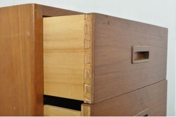 和製ビンテージ　チーク材　しっかりとした作りの小振りな縦型チェスト(多段チェスト、サイドチェスト、引き出し、ヴィンテージ )(R-080354)