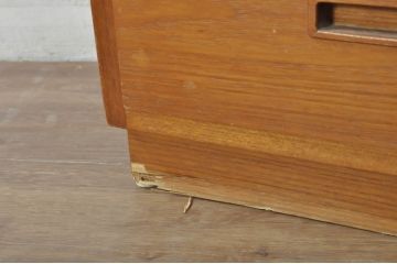 和製ビンテージ　チーク材　しっかりとした作りの小振りな縦型チェスト(多段チェスト、サイドチェスト、引き出し、ヴィンテージ )(R-080354)