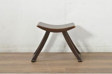 和製アンティーク　吉田璋也(よしだしょうや)　個性的なデザインが目を惹くスツール(椅子、イス、ディスプレイ)(R-080355)