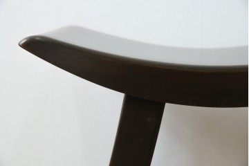 和製アンティーク　吉田璋也(よしだしょうや)　個性的なデザインが目を惹くスツール(椅子、イス、ディスプレイ)(R-080355)