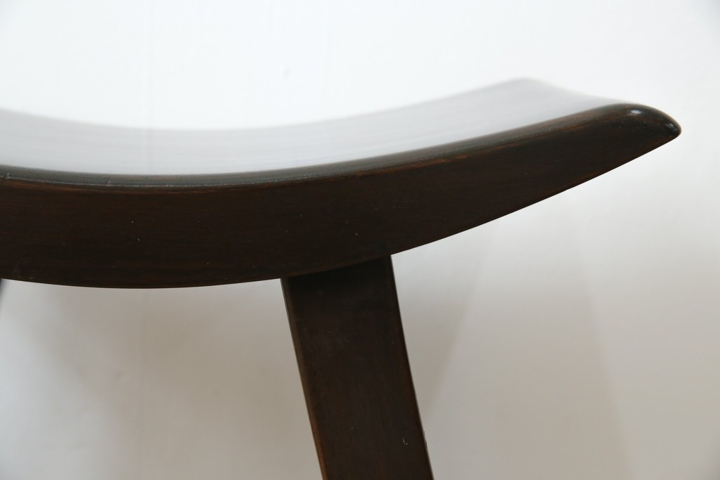 和製アンティーク　吉田璋也(よしだしょうや)　個性的なデザインが目を惹くスツール(椅子、イス、ディスプレイ)(R-080355)