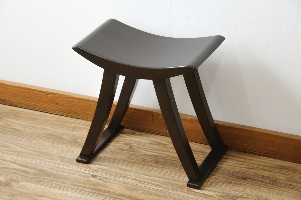 和製アンティーク　吉田璋也(よしだしょうや)　個性的なデザインが目を惹くスツール(椅子、イス、ディスプレイ)(R-080355)