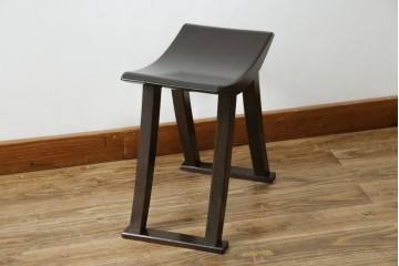 和製アンティーク　吉田璋也(よしだしょうや)　個性的なデザインが目を惹くスツール(椅子、イス、ディスプレイ)(R-080355)