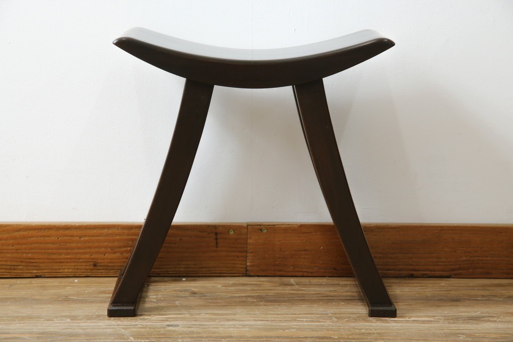和製アンティーク　吉田璋也(よしだしょうや)　個性的なデザインが目を惹くスツール(椅子、イス、ディスプレイ)(R-080355)