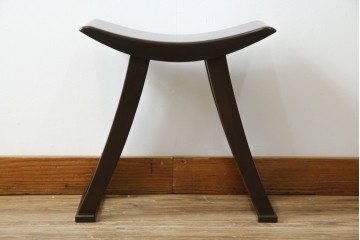 和製アンティーク　吉田璋也(よしだしょうや)　個性的なデザインが目を惹くスツール(椅子、イス、ディスプレイ)(R-080355)