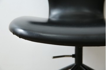 和製ビンテージ　美品　天童木工　メンズライクなインテリアにおすすめのデスクチェア　(R-080356)