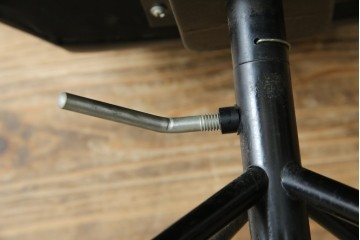 和製ビンテージ　美品　天童木工　メンズライクなインテリアにおすすめのデスクチェア　(R-080356)