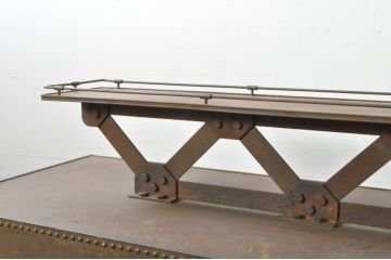 中古　特注 オーダー品　重量約250kg　無骨なデザインが格好いいアンティーク調のアイアン飾り棚(陳列棚、展示台、展示棚、ディスプレイ台、店舗什器)(製作費約150万円)(R-080358)