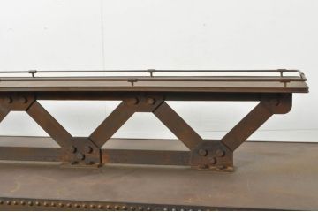 中古　特注 オーダー品　重量約250kg　無骨なデザインが格好いいアンティーク調のアイアン飾り棚(陳列棚、展示台、展示棚、ディスプレイ台、店舗什器)(製作費約150万円)(R-080358)