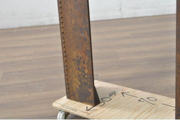 中古　特注 オーダー品　重量約250kg　無骨なデザインが格好いいアンティーク調のアイアン飾り棚(陳列棚、展示台、展示棚、ディスプレイ台、店舗什器)(製作費約150万円)(R-080358)
