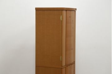 中古　未使用展示品　桜模様と明るい色合いが軽やかな雰囲気を醸し出す照明付きのモダン仏壇(床置き仏壇、家具調仏壇、祭壇、戸棚、収納棚)(定価約40万円)(R-080361)