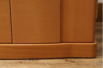 中古　未使用展示品　桜模様と明るい色合いが軽やかな雰囲気を醸し出す照明付きのモダン仏壇(床置き仏壇、家具調仏壇、祭壇、戸棚、収納棚)(定価約40万円)(R-080361)