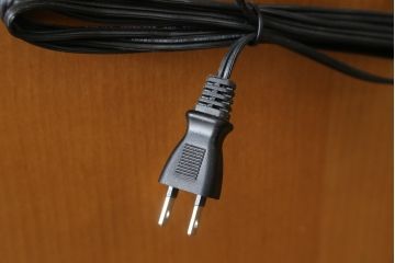 中古　未使用展示品　桜模様と明るい色合いが軽やかな雰囲気を醸し出す照明付きのモダン仏壇(床置き仏壇、家具調仏壇、祭壇、戸棚、収納棚)(定価約40万円)(R-080361)