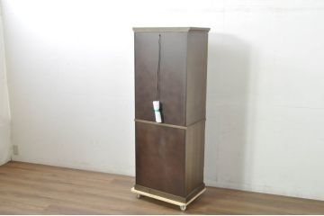 中古　未使用展示品　タモ材　落ち着いた色味とシンプルなデザインがお部屋に馴染みやすいモダン仏壇(床置き仏壇、家具調仏壇、祭壇、戸棚、収納棚)(定価約45万円)(R-080362)