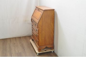 中古　横浜クラシック家具　ダニエル(Daniel)　アーリーアメリカン　A-304P　気品漂うライティングビューロー(簿記机、ワークデスク、在宅用、在宅ワーク用、サイドチェスト、引き出し)(定価約53万4千円)(R-080364)