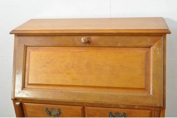 中古　横浜クラシック家具　ダニエル(Daniel)　アーリーアメリカン　A-304P　気品漂うライティングビューロー(簿記机、ワークデスク、在宅用、在宅ワーク用、サイドチェスト、引き出し)(定価約53万4千円)(R-080364)