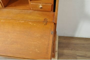 中古　横浜クラシック家具　ダニエル(Daniel)　アーリーアメリカン　A-304P　気品漂うライティングビューロー(簿記机、ワークデスク、在宅用、在宅ワーク用、サイドチェスト、引き出し)(定価約53万4千円)(R-080364)