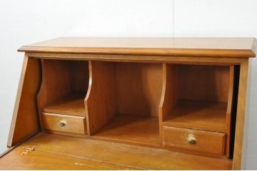 中古　横浜クラシック家具　ダニエル(Daniel)　アーリーアメリカン　A-304P　気品漂うライティングビューロー(簿記机、ワークデスク、在宅用、在宅ワーク用、サイドチェスト、引き出し)(定価約53万4千円)(R-080364)