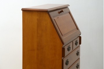 中古　横浜クラシック家具　ダニエル(Daniel)　アーリーアメリカン　A-304P　気品漂うライティングビューロー　定価約53万4千円　(R-080364)
