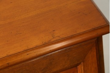 中古　横浜クラシック家具　ダニエル(Daniel)　アーリーアメリカン　A-304P　気品漂うライティングビューロー　定価約53万4千円　(R-080364)