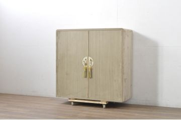 中古　伝統工芸士　頓所芳男作　脚(台輪)付きリメイク　繊細なデザインの金具が魅力的な加茂桐箪笥(胴厚、総桐たんす、和たんす、着物箪笥、衣装箪笥)(R-080365)