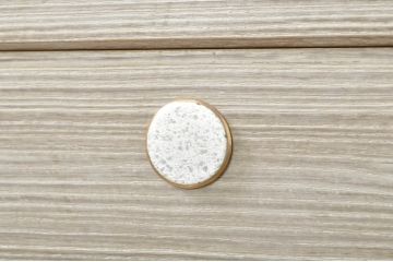 中古　伝統工芸士　頓所芳男作　天板リメイク　繊細なデザインの金具が魅力的な加茂桐箪笥(胴厚、総桐たんす、和たんす、収納箪笥、衣装箪笥)(R-080366)