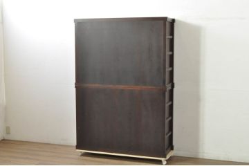 中古　美品　落ち着いた色合いが大人な雰囲気を醸し出す二段重ね水屋箪笥(食器棚、キャビネット、茶箪笥、収納棚、戸棚、バラ売り可能)(R-080370)
