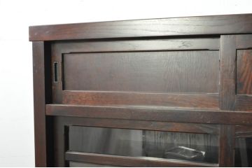 中古　美品　落ち着いた色合いが大人な雰囲気を醸し出す二段重ね水屋箪笥(食器棚、キャビネット、茶箪笥、収納棚、戸棚、バラ売り可能)(R-080370)