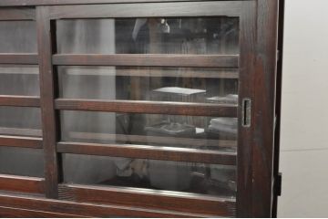 中古　美品　落ち着いた色合いが大人な雰囲気を醸し出す二段重ね水屋箪笥(食器棚、キャビネット、茶箪笥、収納棚、戸棚、バラ売り可能)(R-080370)