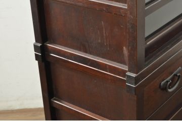 中古　美品　落ち着いた色合いが大人な雰囲気を醸し出す二段重ね水屋箪笥(食器棚、キャビネット、茶箪笥、収納棚、戸棚、バラ売り可能)(R-080370)