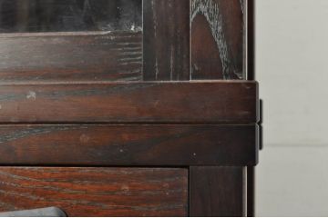 中古　美品　落ち着いた色合いが大人な雰囲気を醸し出す二段重ね水屋箪笥(食器棚、キャビネット、茶箪笥、収納棚、戸棚、バラ売り可能)(R-080370)