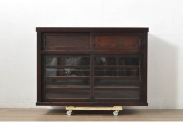 中古　美品　落ち着いた色合いが大人な雰囲気を醸し出す水屋箪笥サイドボード(食器棚、サイドキャビネット、収納棚、戸棚)(R-080371)