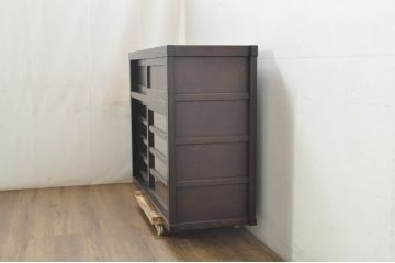 中古　美品　落ち着いた色合いが大人な雰囲気を醸し出す水屋箪笥サイドボード(食器棚、サイドキャビネット、収納棚、戸棚)(R-080371)