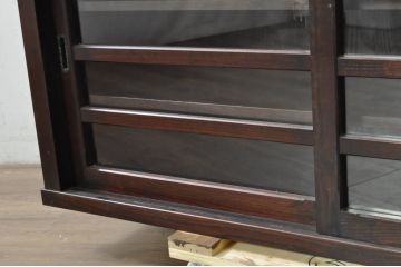 中古　美品　落ち着いた色合いが大人な雰囲気を醸し出す水屋箪笥サイドボード(食器棚、サイドキャビネット、収納棚、戸棚)(R-080371)