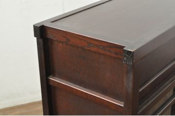 中古　美品　落ち着いた色合いが大人な雰囲気を醸し出す水屋箪笥サイドボード(食器棚、サイドキャビネット、収納棚、戸棚)(R-080371)