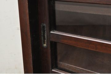 中古　美品　落ち着いた色合いが大人な雰囲気を醸し出す水屋箪笥サイドボード(食器棚、サイドキャビネット、収納棚、戸棚)(R-080371)