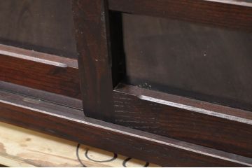中古　美品　落ち着いた色合いが大人な雰囲気を醸し出す水屋箪笥サイドボード(食器棚、サイドキャビネット、収納棚、戸棚)(R-080371)