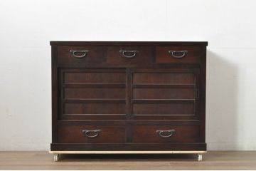 中古　美品　落ち着いた色合いが大人な雰囲気を醸し出す水屋箪笥サイドボード(食器棚、サイドキャビネット、収納棚、戸棚、引き出し)(R-080372)