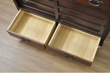 中古　美品　落ち着いた色合いが大人な雰囲気を醸し出す水屋箪笥サイドボード(食器棚、サイドキャビネット、収納棚、戸棚、引き出し)(R-080372)